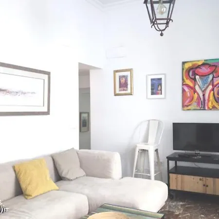 Apartment Faroles. Lovely And Peaceful Flat Centre